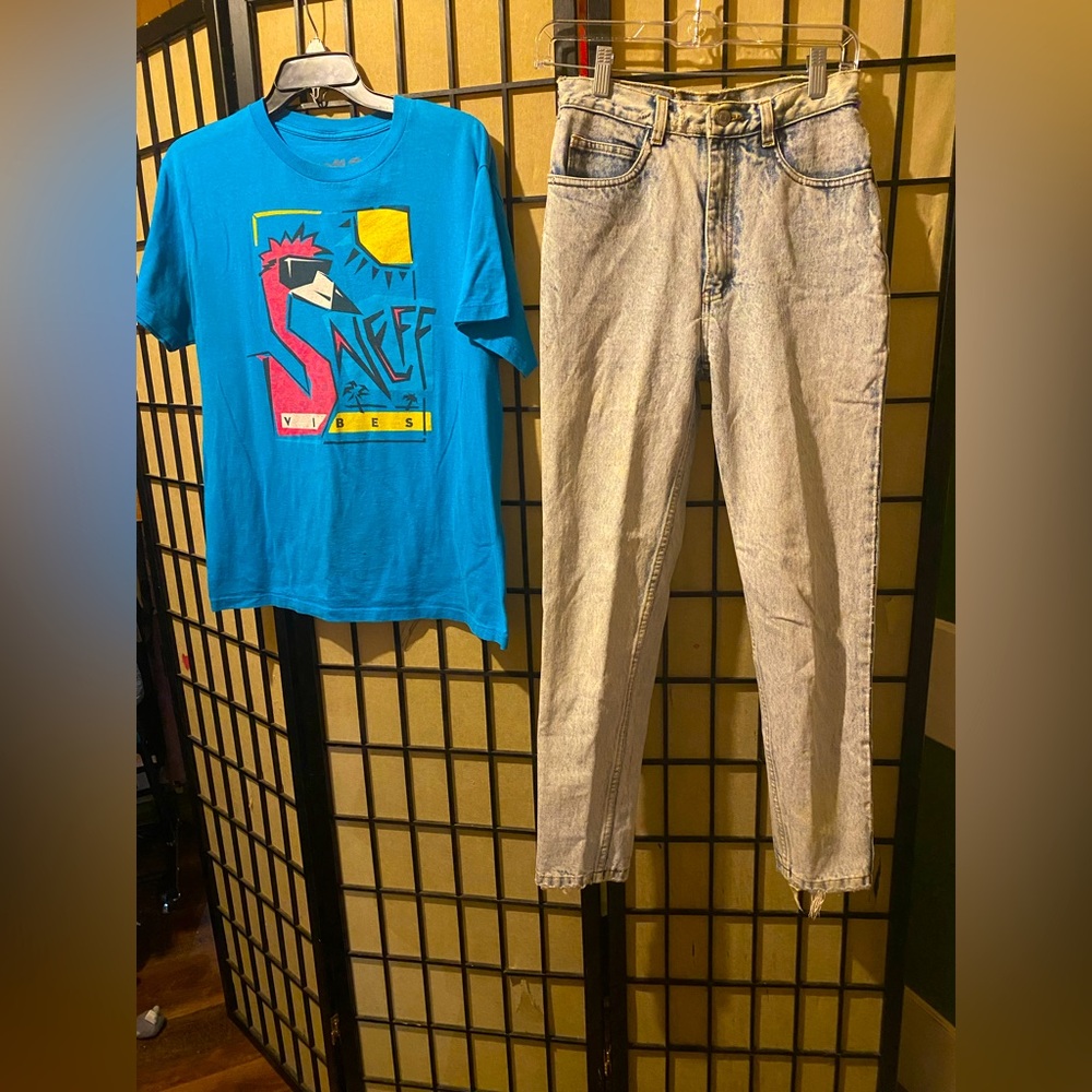 Two piece VINTAGE outfit including 80s Jordache Jeans & Tee READ DESCRIPTION
